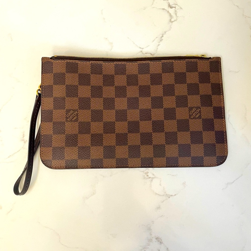 Authentic Louis Vuitton Neverfull Wristlet
